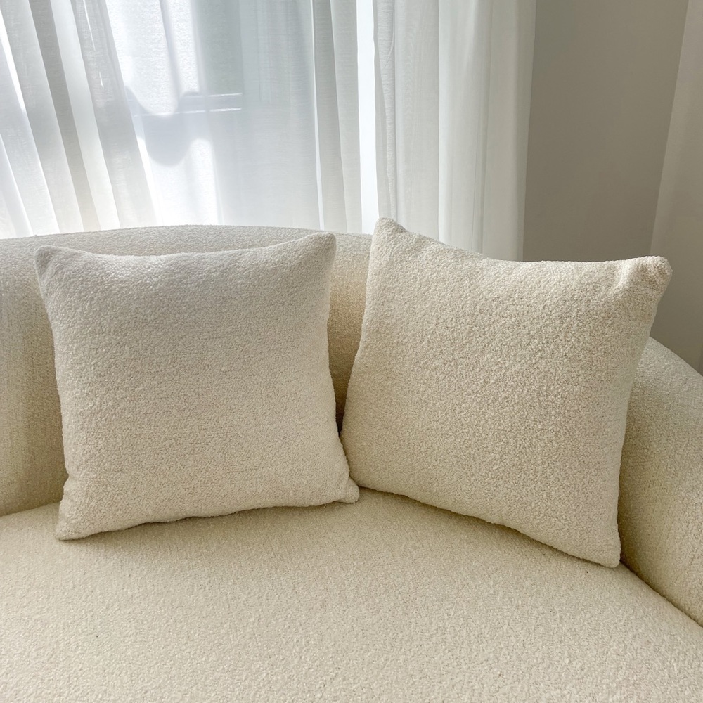 Two Sqaure White Boucle Pillows 17.5 inches x 17.5 inches - Picture 2 of 7